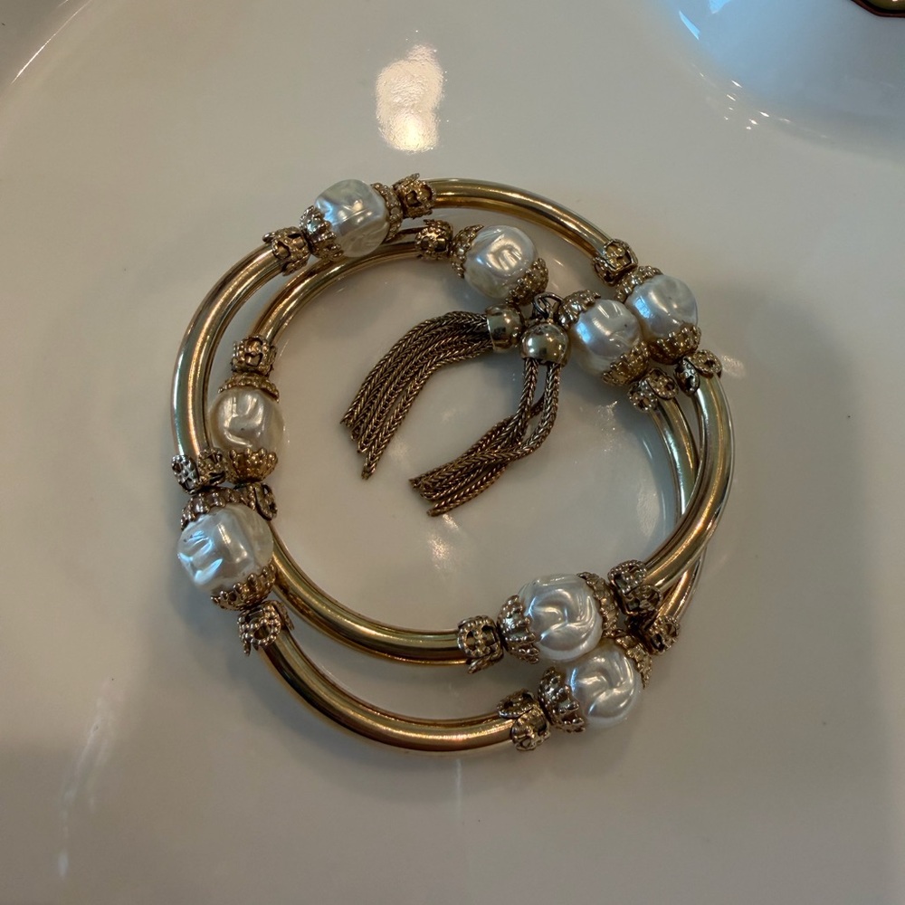 Wrap Around Bracelet Gold Tone and Pearls
